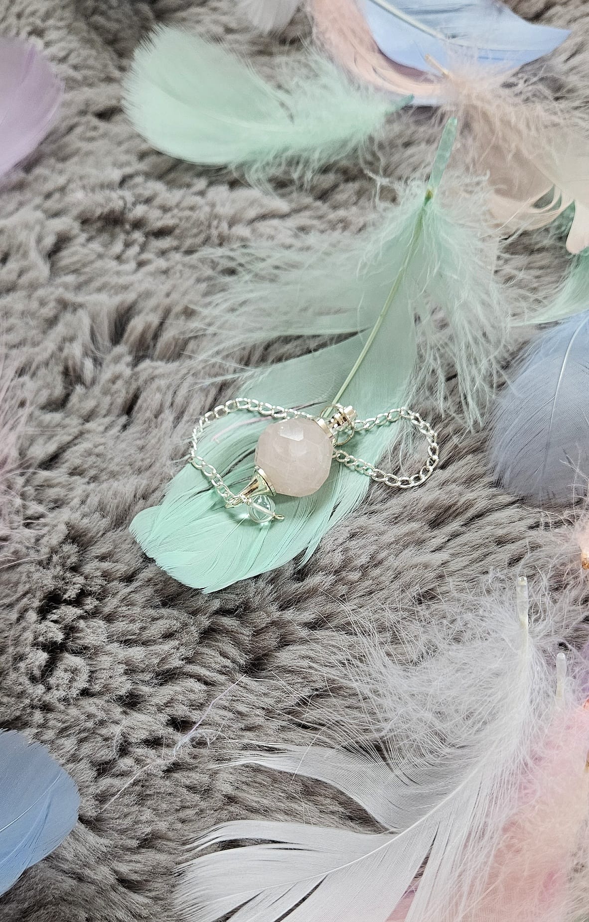 Pendule en quartz rose naturel pour radiesthésie et amour intérieur