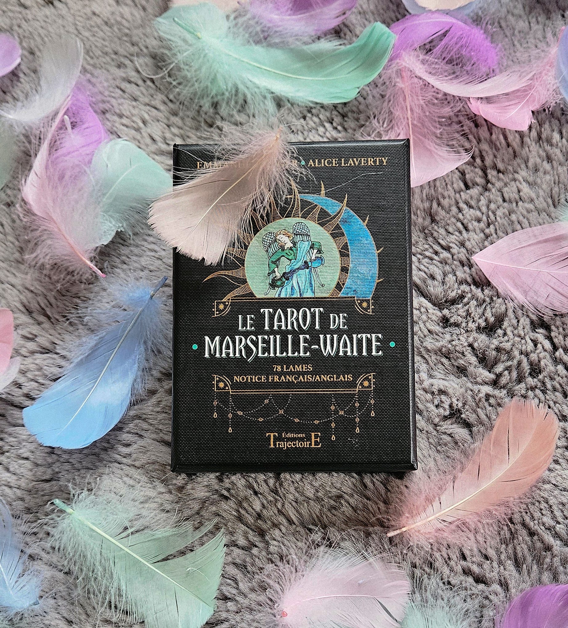 Boîte du Tarot de Marseille-Waite vue de face, avec les illustrations traditionnelles et le design du coffret 78 cartes.